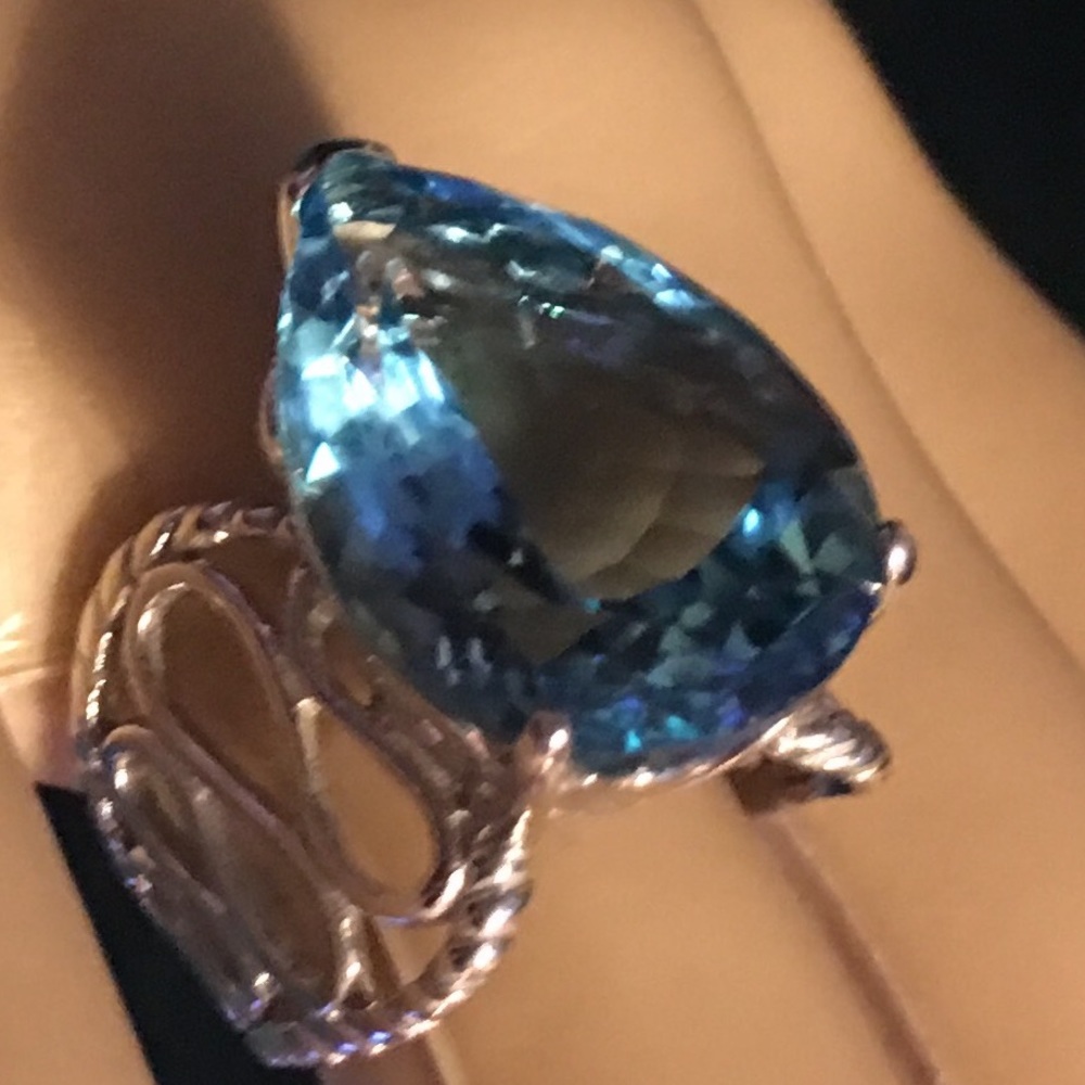 Stunning 16 ctw Topaz Ring